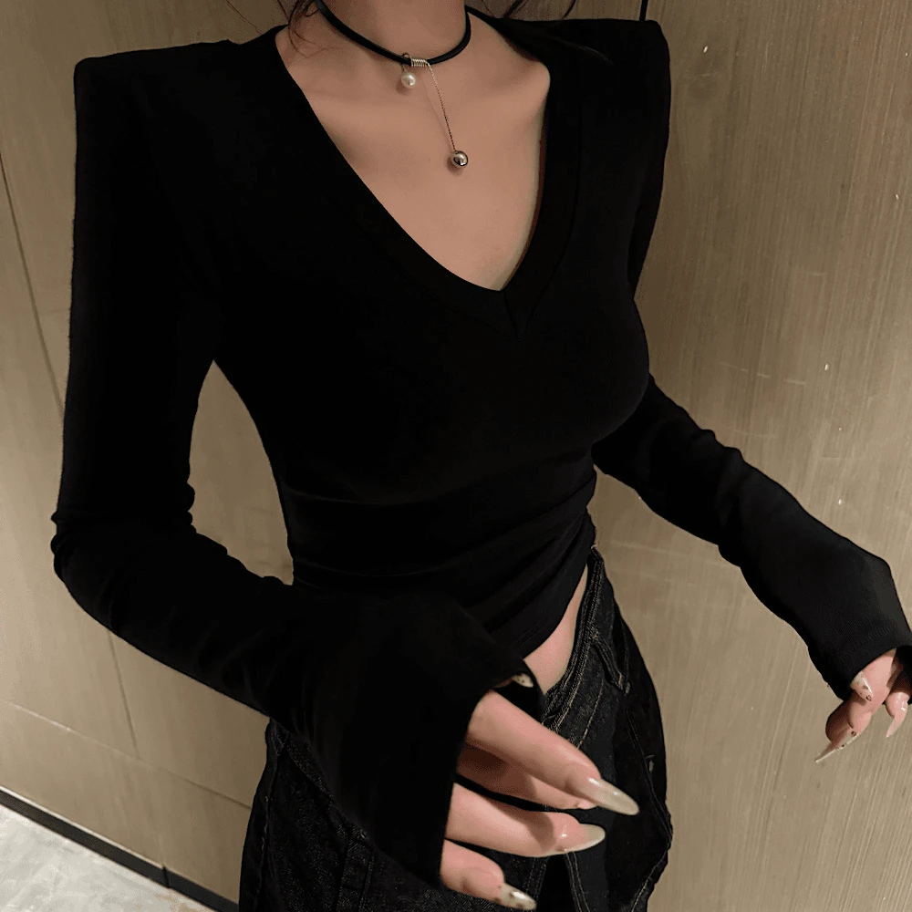 艺等YIDENG2025秋冬新款时尚百搭显瘦V领简约修身百搭打底T恤上衣