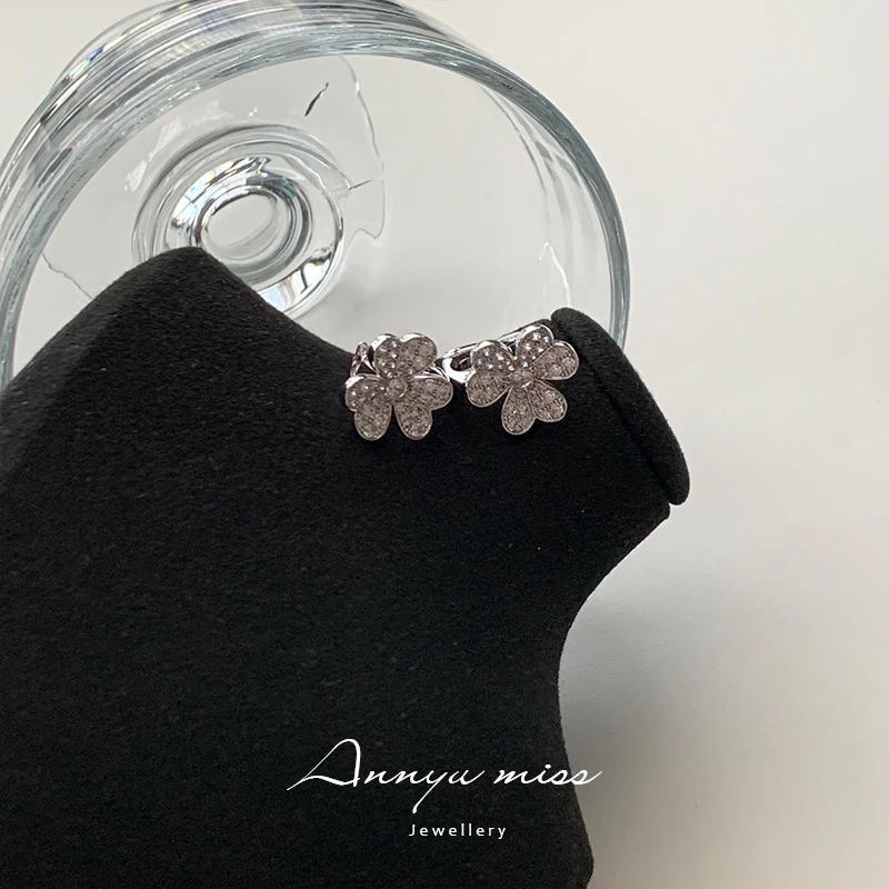 925银莫桑石耳饰 三叶草满钻花瓣轻奢幸运草耳钉气质百搭精致