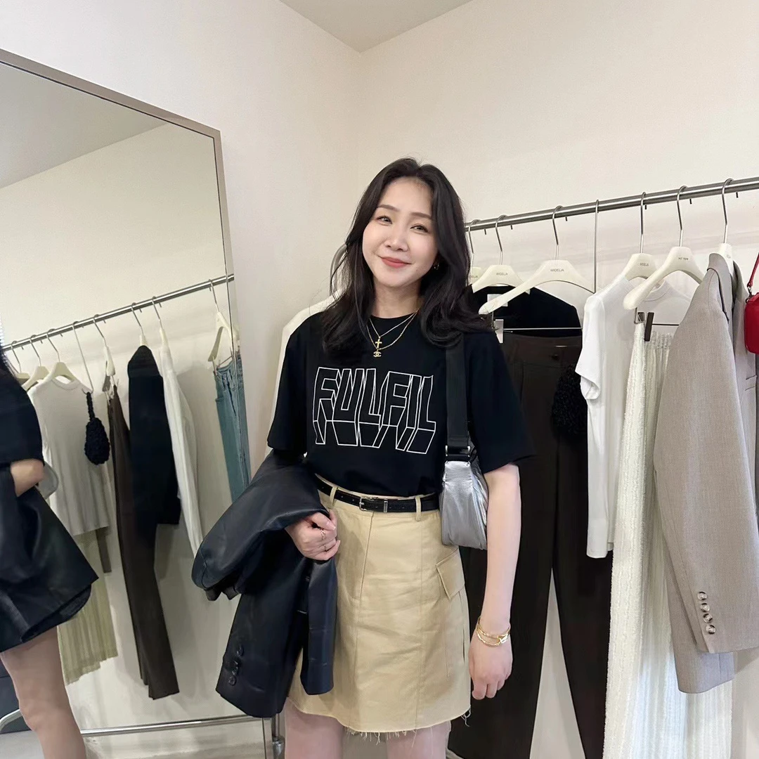 widelia陈魅儿2025春夏新款 时尚圆领设计印花字母T恤上衣 708123