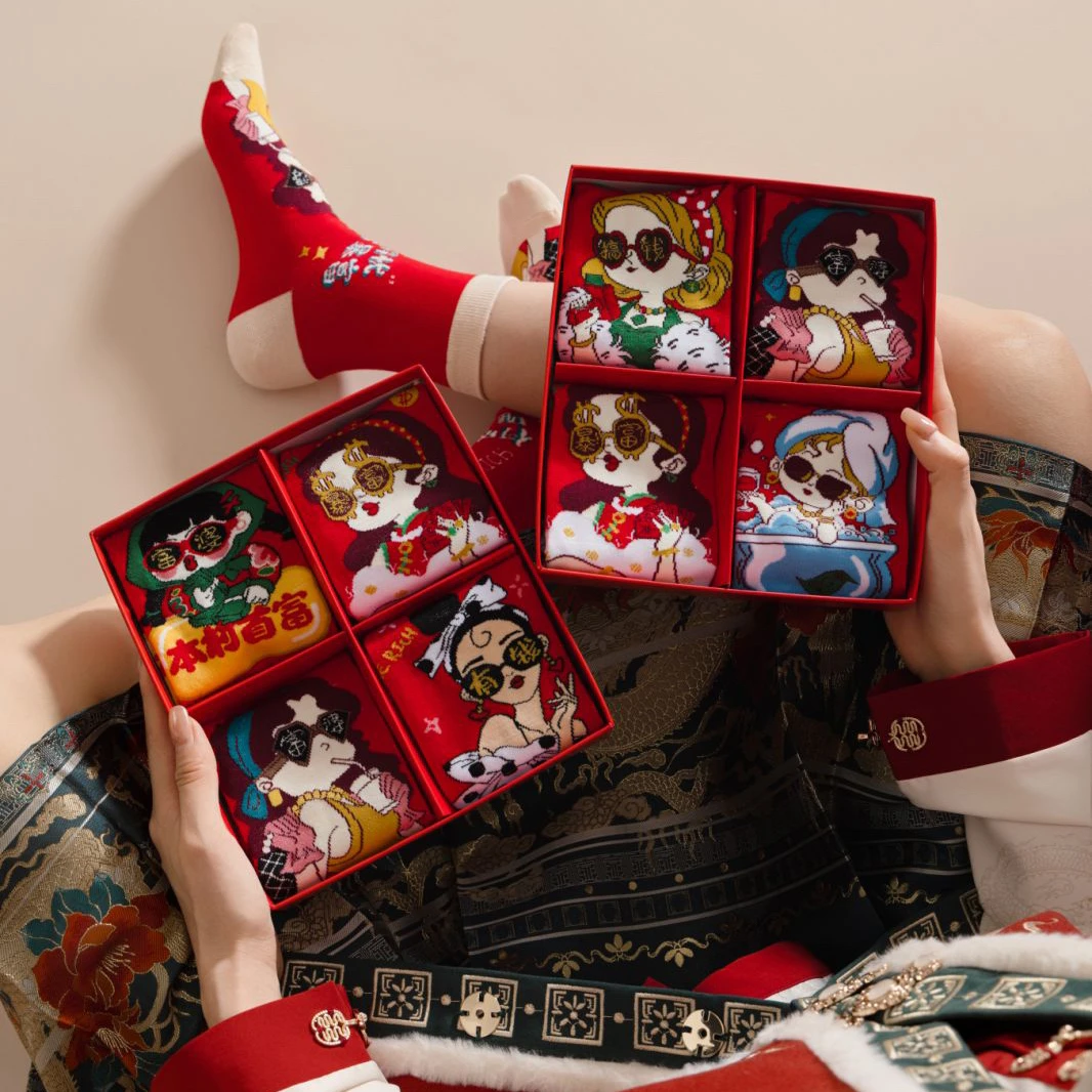 2025年蛇年公仔礼盒袜情侣袜新时尚礼物富婆本命年女士棉袜中筒袜