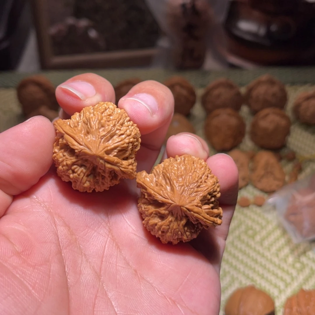 【闪购商品】文玩核桃把件34全品满天星