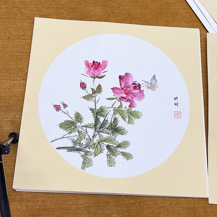 绘画花鸟的翅膀是白色和