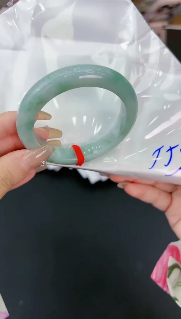 【闪购商品】翡翠手镯未镶嵌天然翡翠