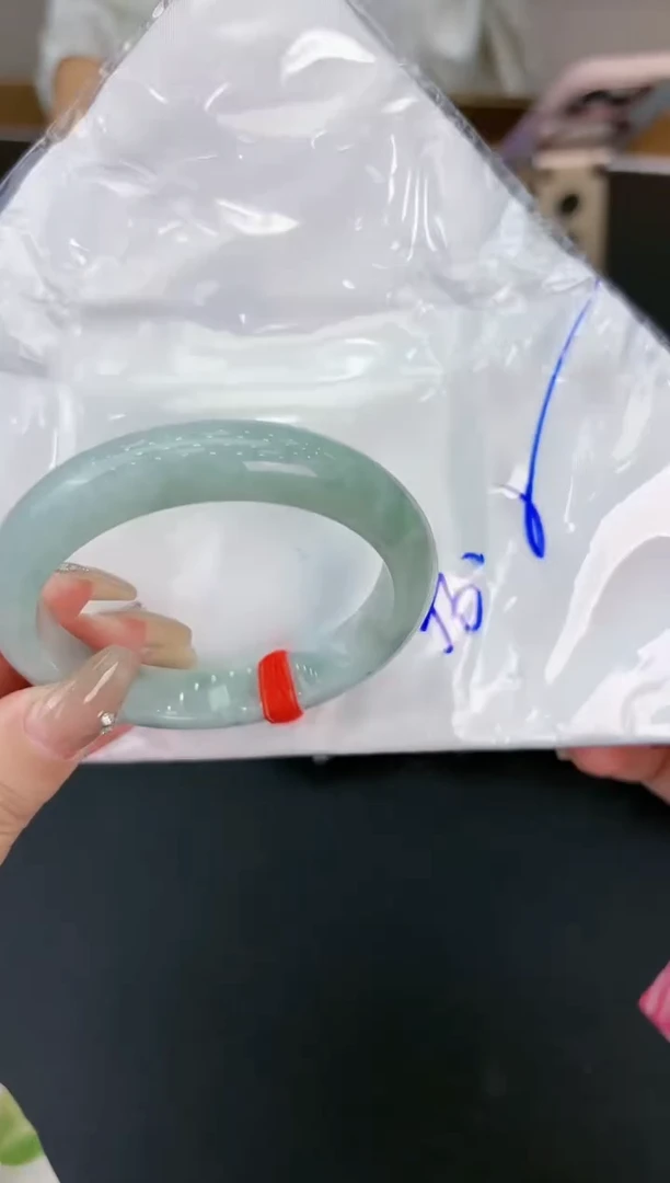 【闪购商品】翡翠手镯未镶嵌天然翡翠