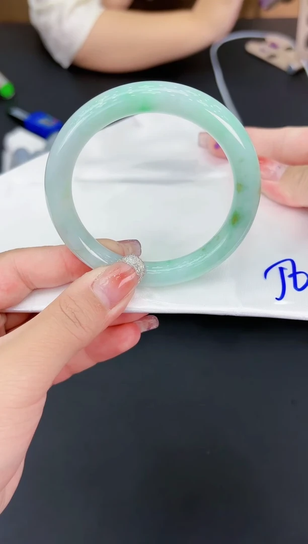 【闪购商品】翡翠手镯未镶嵌天然翡翠