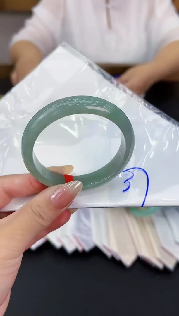 【闪购商品】翡翠手镯未镶嵌天然翡翠