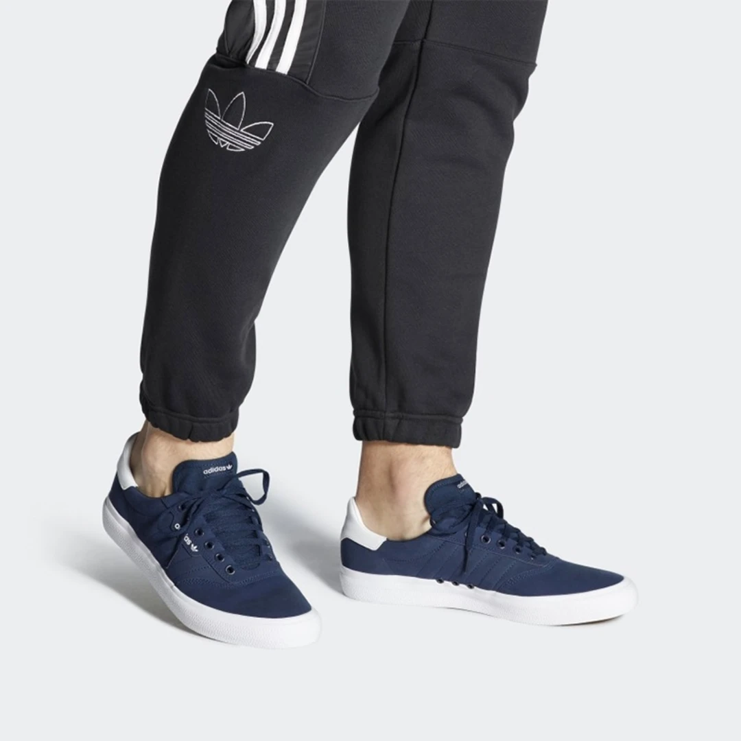 Adidas/阿迪达斯三叶草 男女经典运动低帮休闲鞋EG2730
