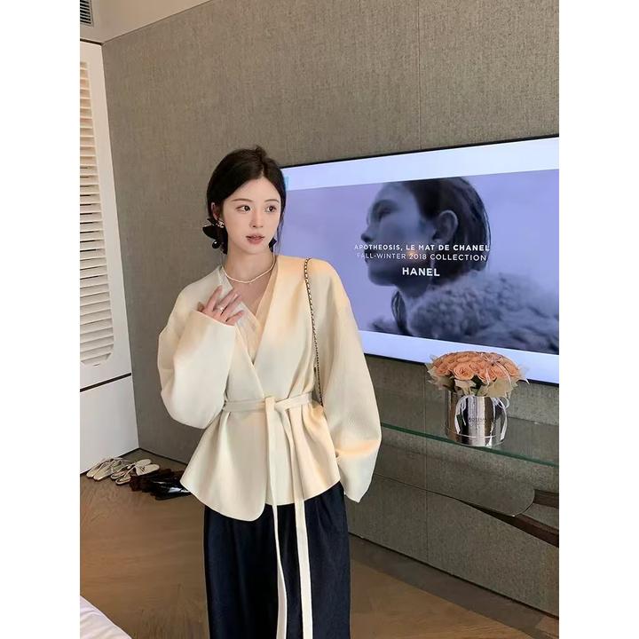 秋季上衣秋冬新款韩系简约高级感黑色呢料外套女配腰带纯色现货高