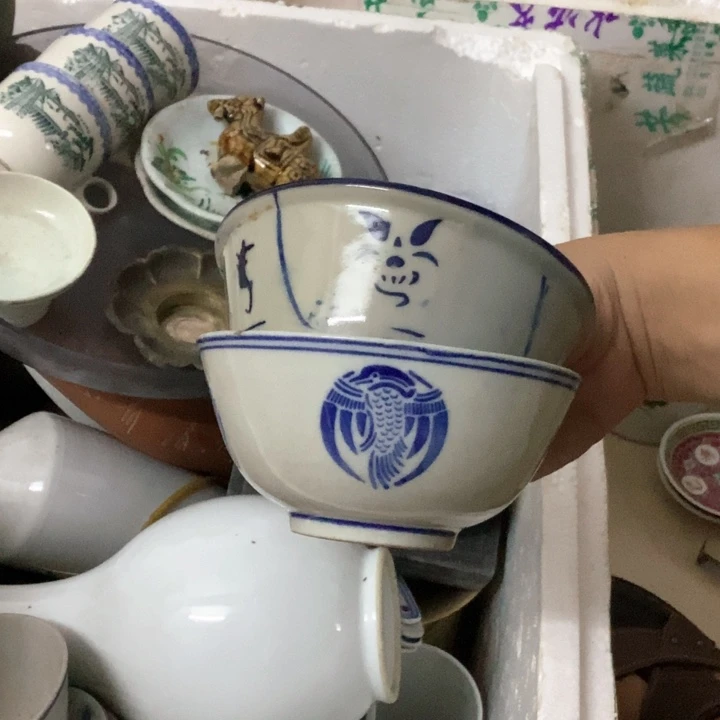 陶瓷蔡**雨有瑕疵的陶瓷1个