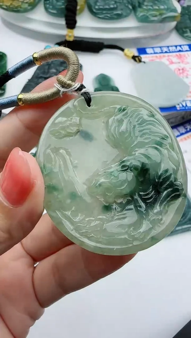 【闪购商品】翡翠颈饰未镶嵌1111111111