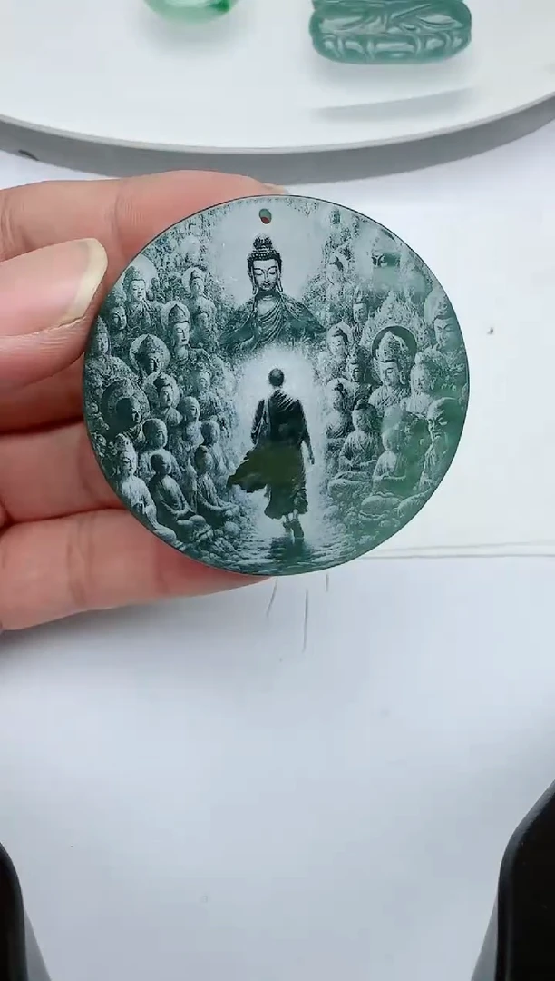 【闪购商品】翡翠颈饰未镶嵌万佛