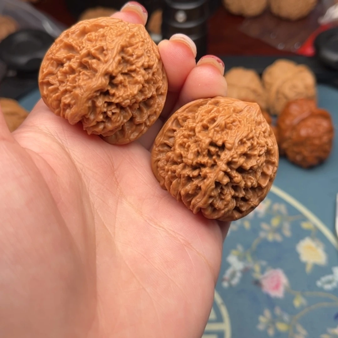 【闪购商品】文玩核桃吊坠老****狼