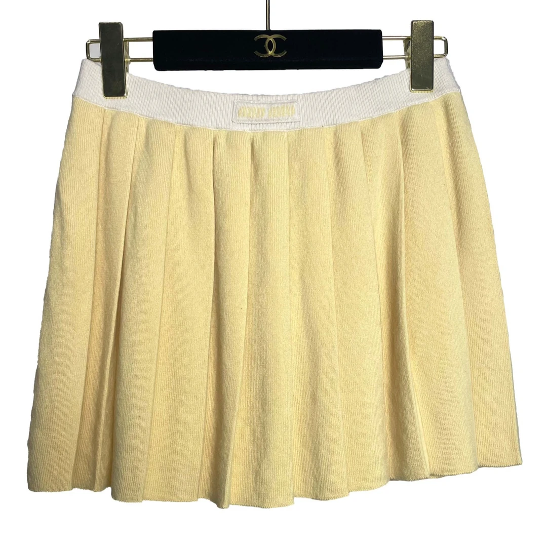 全新未使用 MIU MIU/缪缪  拼色字母logo微标休闲短裙奶油白色