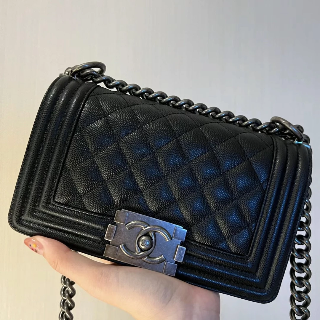 99新 Chanel/香奈儿 青奢荟/leboy经典黑银牛小号翻盖包/60596