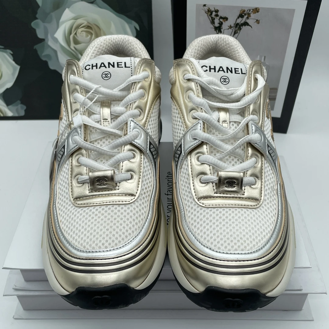 95新 Chanel/香奈儿 徽标金角大王低帮运动休闲鞋女款37码/46236