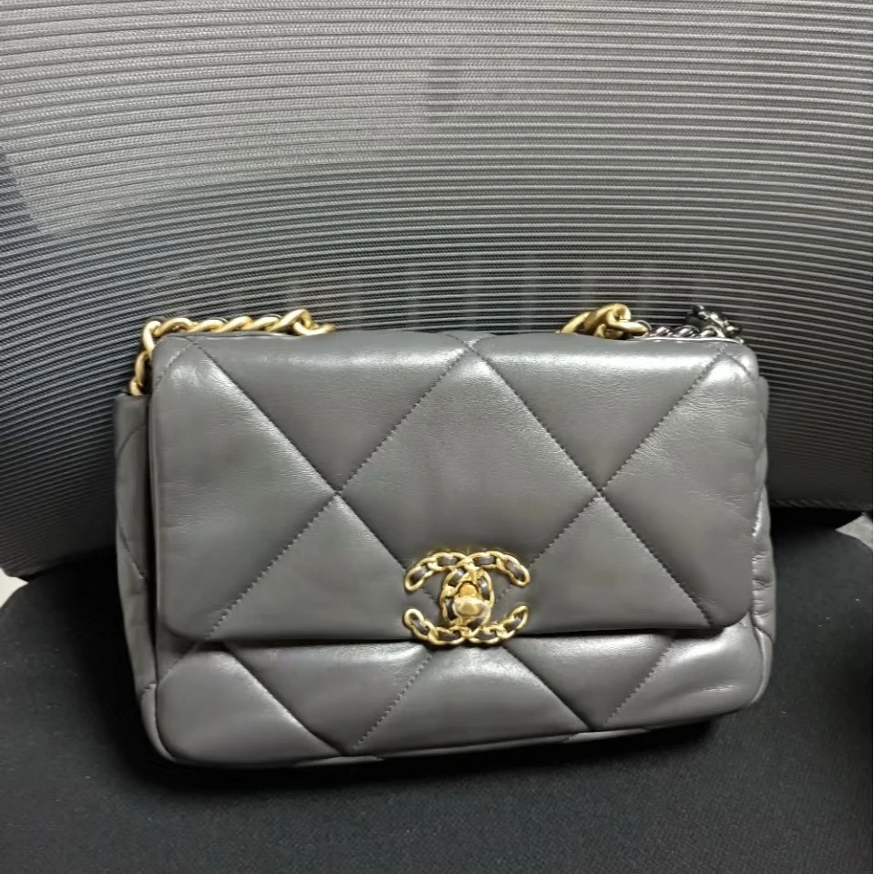95新 Chanel/香奈儿 青奢荟/灰色19bag链条小号斜跨单肩包//19041