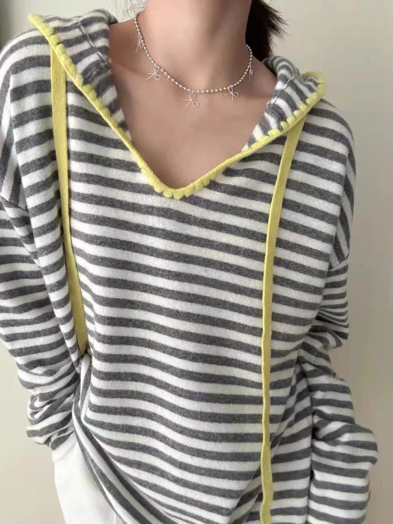 新款连帽条纹上衣