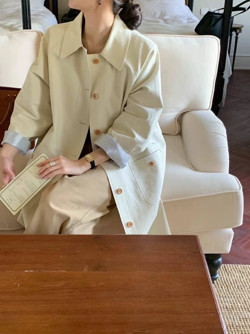 在韩 korea 新款风衣