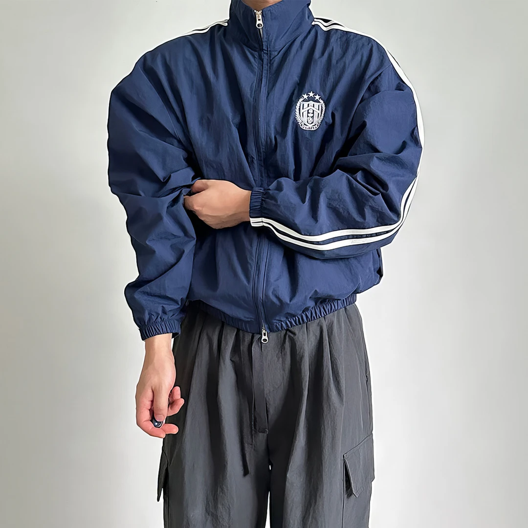 立领教练服夹克男春秋韩系条纹拼接学院风徽章设计运动球服外套