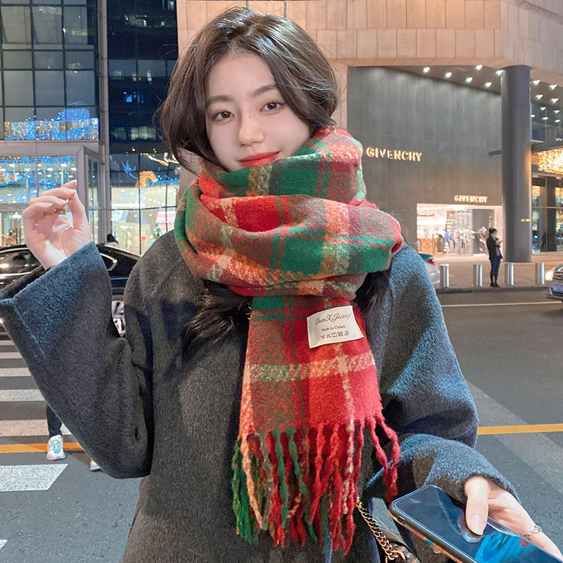 秋冬氛围感中国红流苏女秋冬新款针织保暖韩版圣诞格子围巾