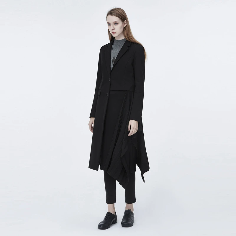 S·DEER圣迪奥平驳领风琴褶宽松出游纯黑女款长款新大衣S20381826
