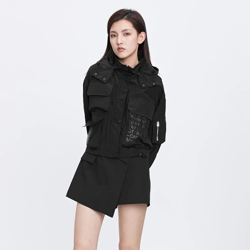 S·DEER圣迪奥高领连帽撞色工装梭织时尚休闲短款外套S22182206