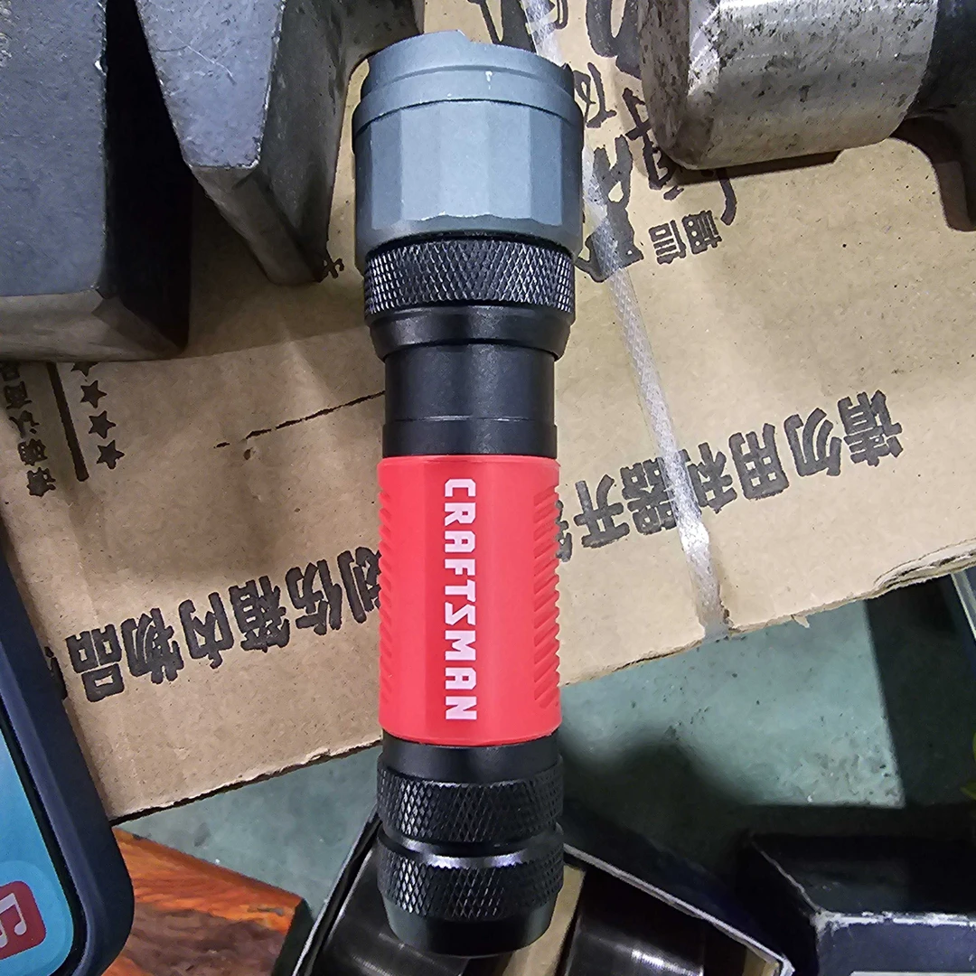 美国工匠电池铝合金带变焦LED手电一个