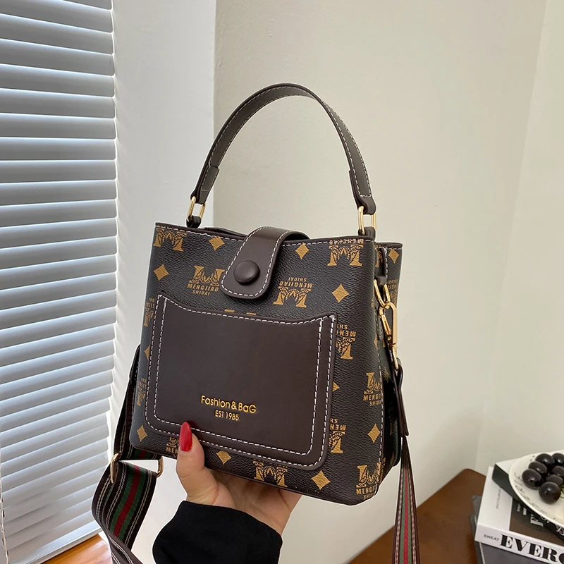 轻奢时尚单肩包水桶包大容量休闲包斜挎包百搭女包手提包3977