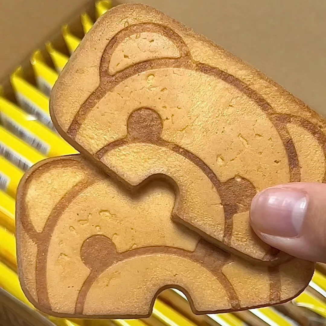 卡宾熊大凹煎饼小熊造型饼干开袋即食酥脆办公室解馋充饥零食学生