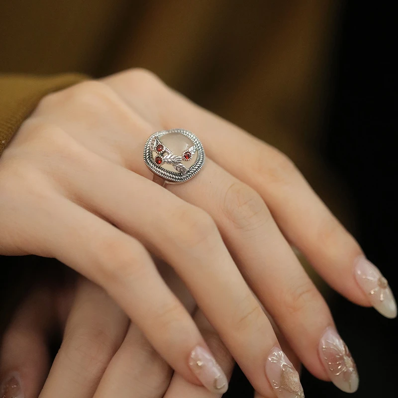 银春春 925银戒指 满江红>白色髓髓帽子戒指复古小众个性高级设计