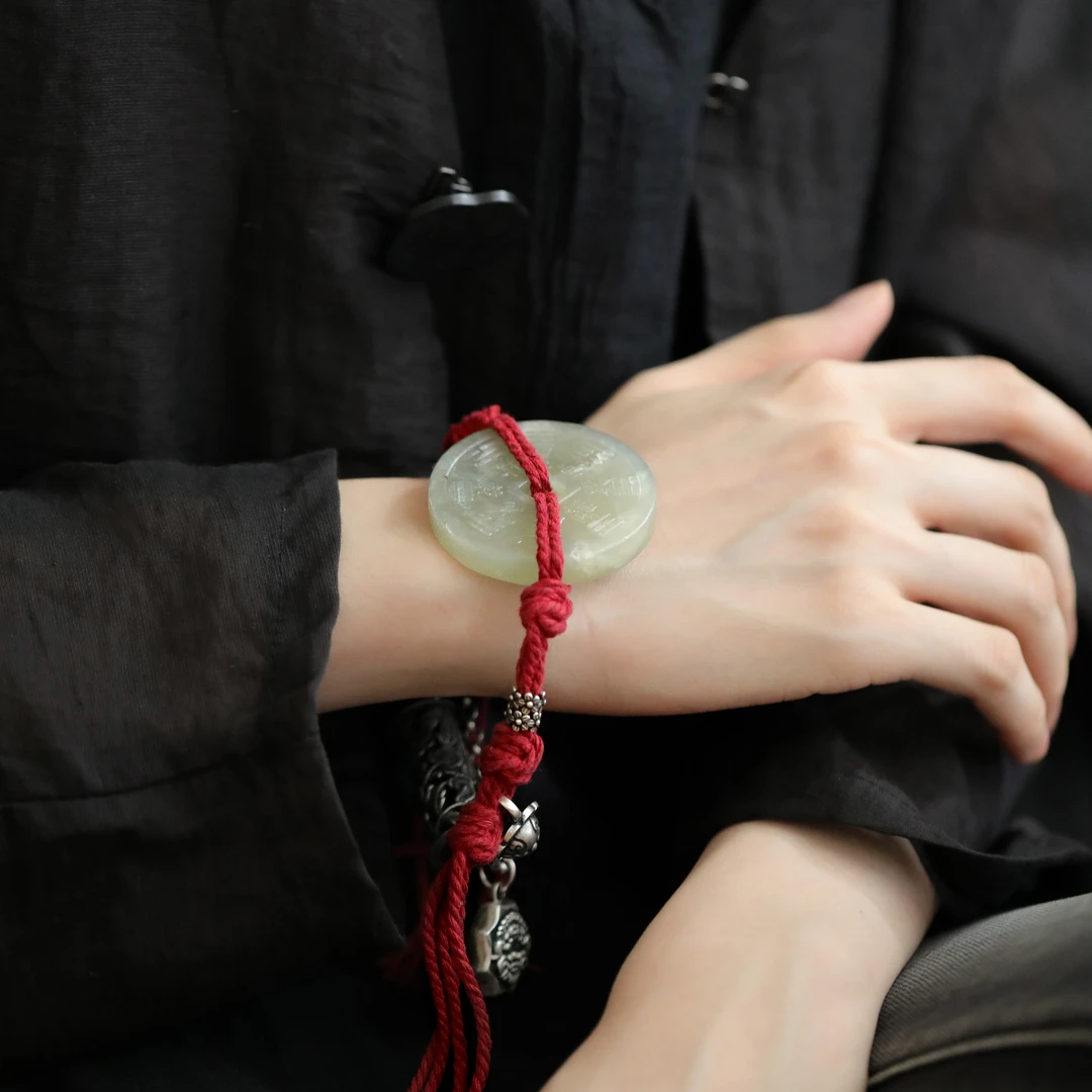 足银手链 S08763 山鬼花钱圆牌莲花桶珠红色编绳手链多样性发