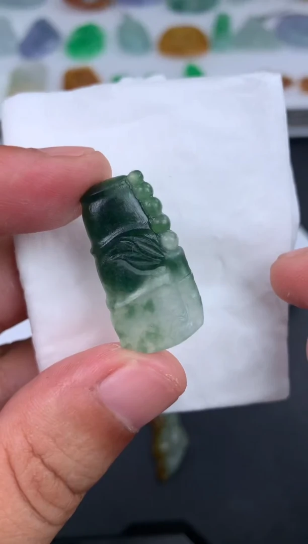 【闪购商品】定制翡翠未镶嵌翡翠