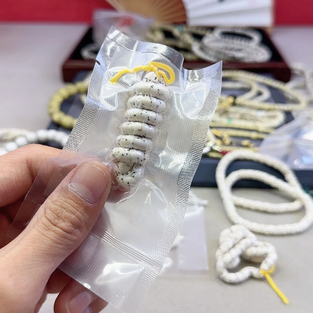 【闪购商品】星月菩提吊坠65，大肠原生态