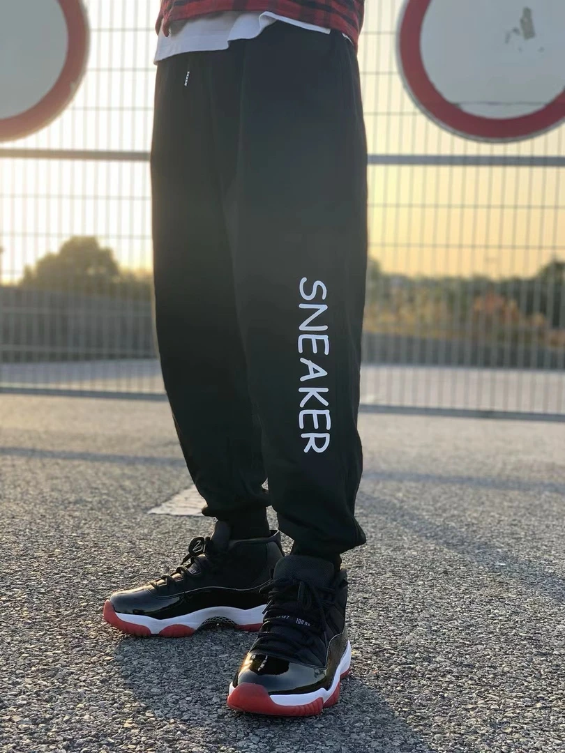 全新未使用 YPQSNKR 收脚运动休闲毛圈黑色SNEAKER字母卫裤情侣潮