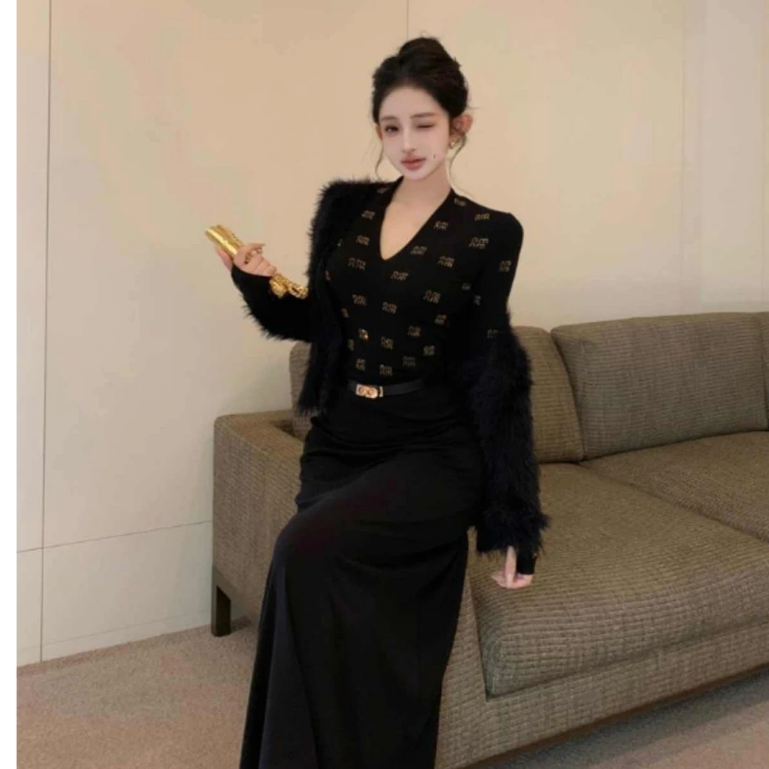 【T恤+半身裙+腰带】高级感纯欲套装黑色v领烫钻显瘦上衣百搭半身裙