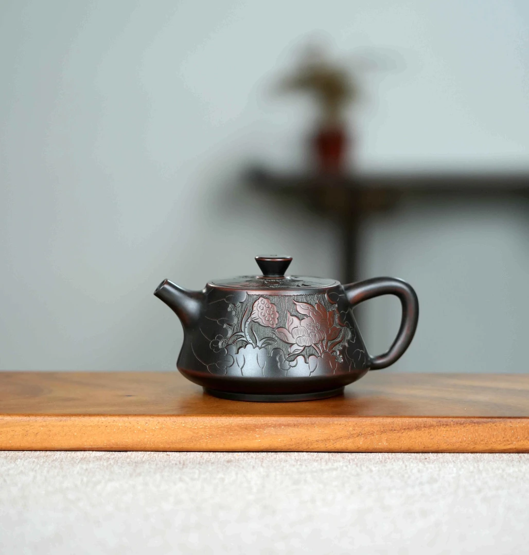 坭兴陶茶壶 高瓢荷花鱼 230CC 全手工中式陶壶 泡茶壶