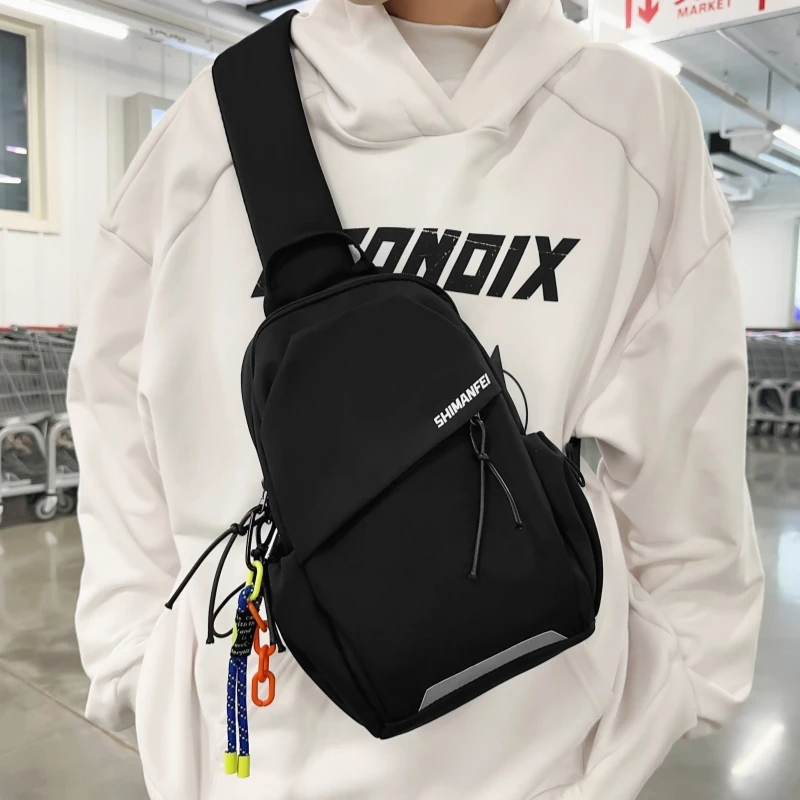 斜挎包男款2025新款潮休闲骑行运动男生轻便单肩斜背包男士胸包女
