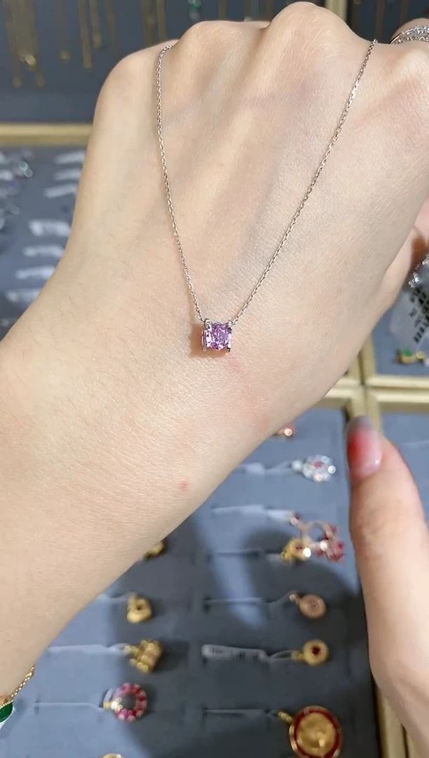 【闪购商品】彩色蓝宝石颈饰18K金镶嵌项链