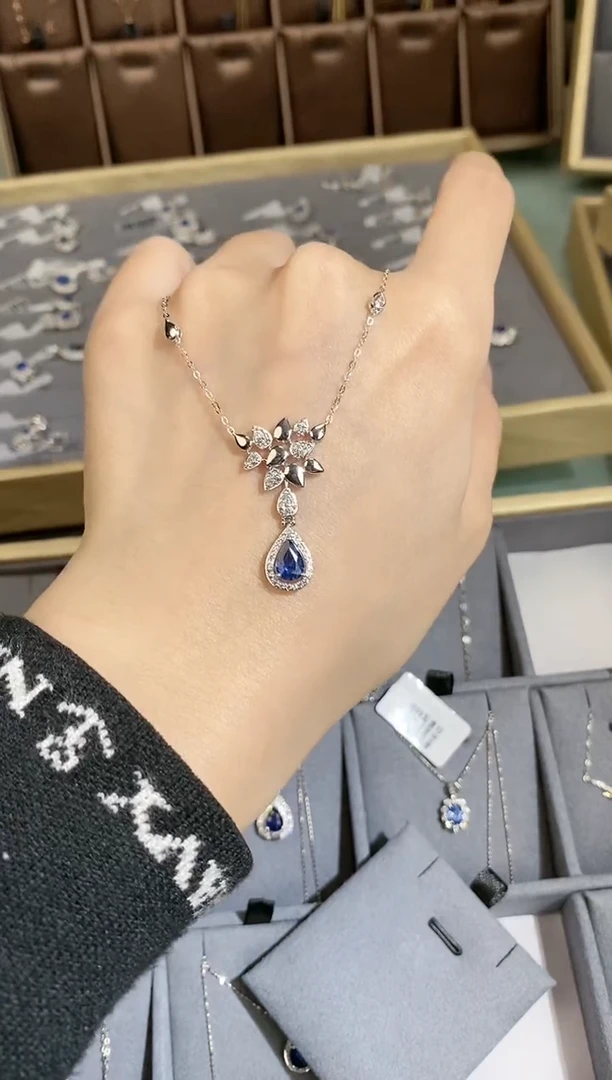 【闪购商品】蓝宝石颈饰18K金镶嵌项链