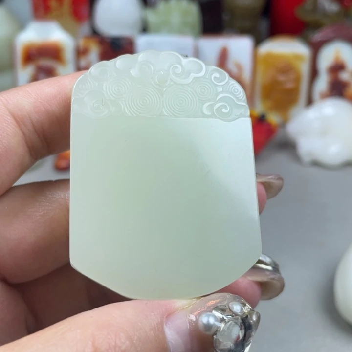 软玉吊坠(赠链)未镶嵌