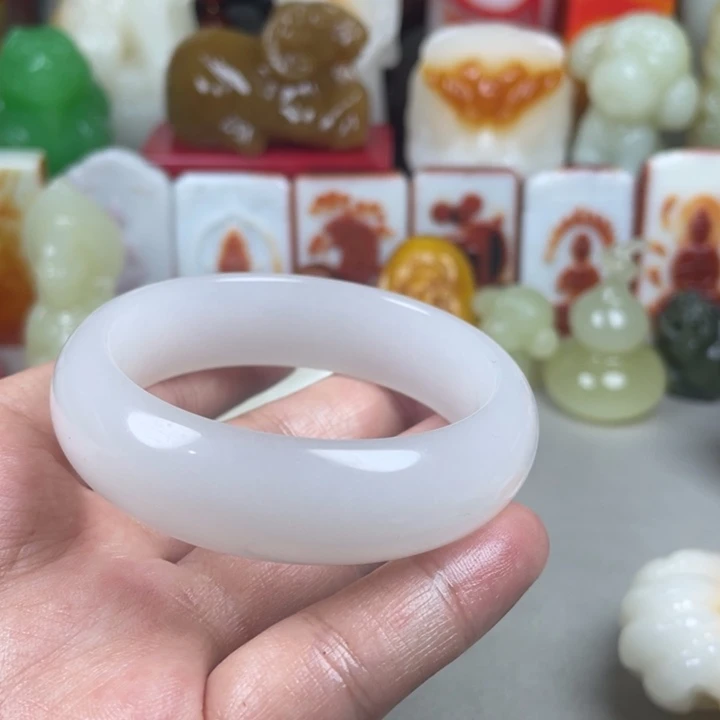 和田玉（糖玉）颈饰未镶嵌