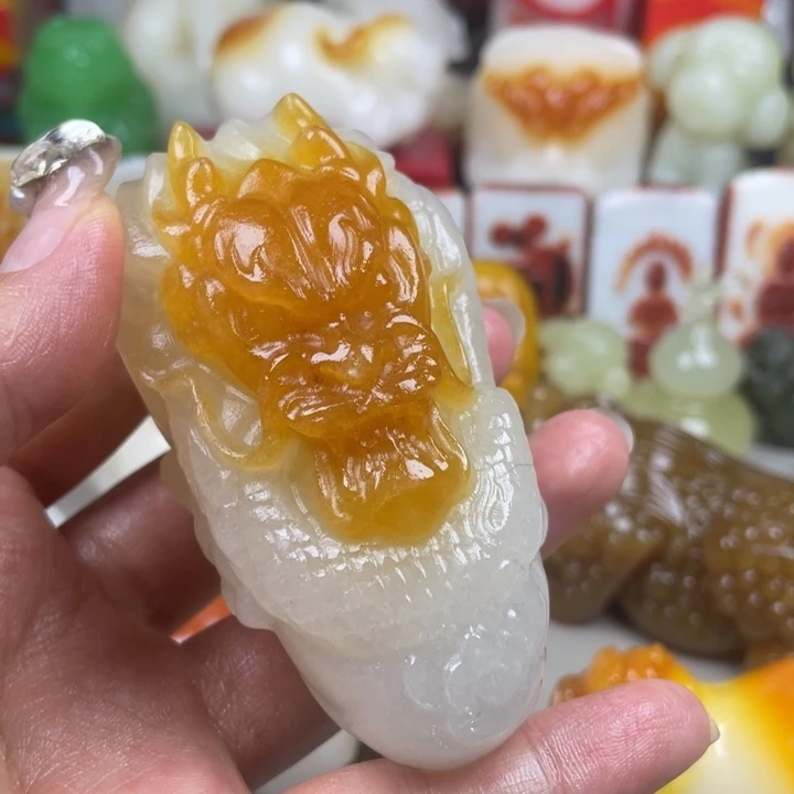 和田玉（糖玉）颈饰未镶嵌