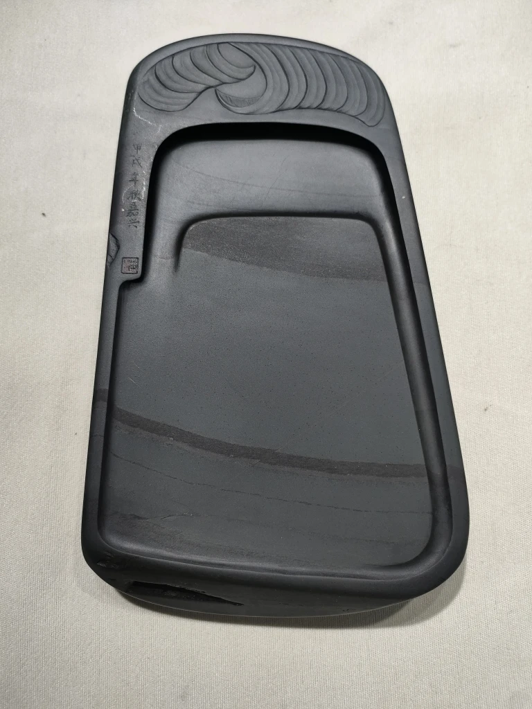 蕉叶砚，潘家兴作品，21-12.5-2.8厘米，金星坑玉带