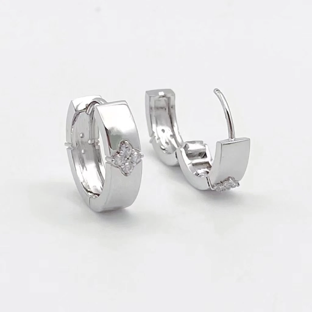 铜合金耳饰 ——木木（LY1241）四叶草耳扣简约设计感