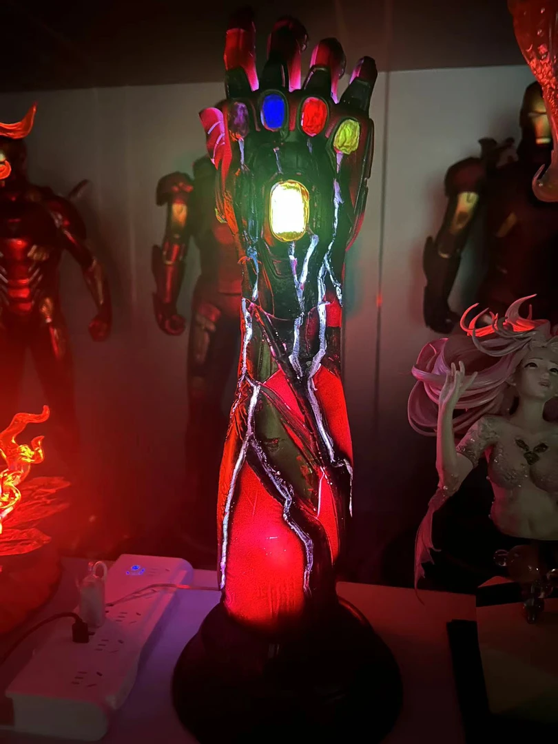 漫威钢铁侠灭霸MK85无限手套可发光摆件树脂1/1潮玩手办