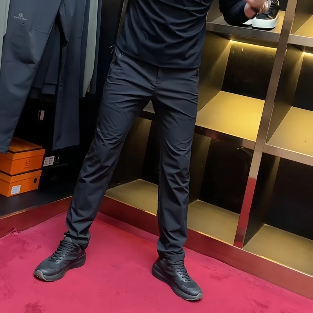【现货】2103新款男士冲锋裤时尚潮流百搭软壳修身休闲直筒休闲裤，