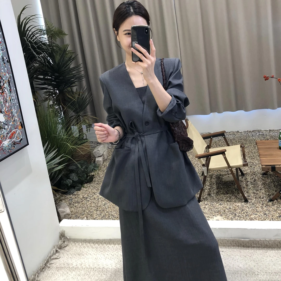 强推时髦极简 法式高级感无领收腰系带西装外套+吊带连衣裙套装女