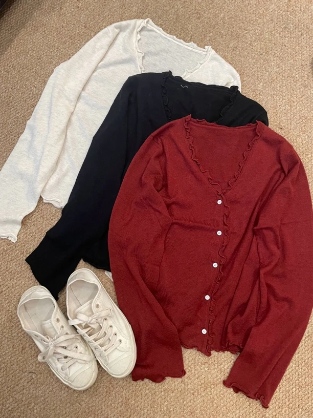 MIHUI秋季新品V领木耳边显瘦百搭时尚纯色韩版女人味长袖针织衫