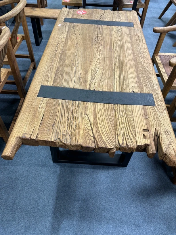 百年老榆木风化门板铁艺腿餐桌实木家用办公家具农村风化老门板