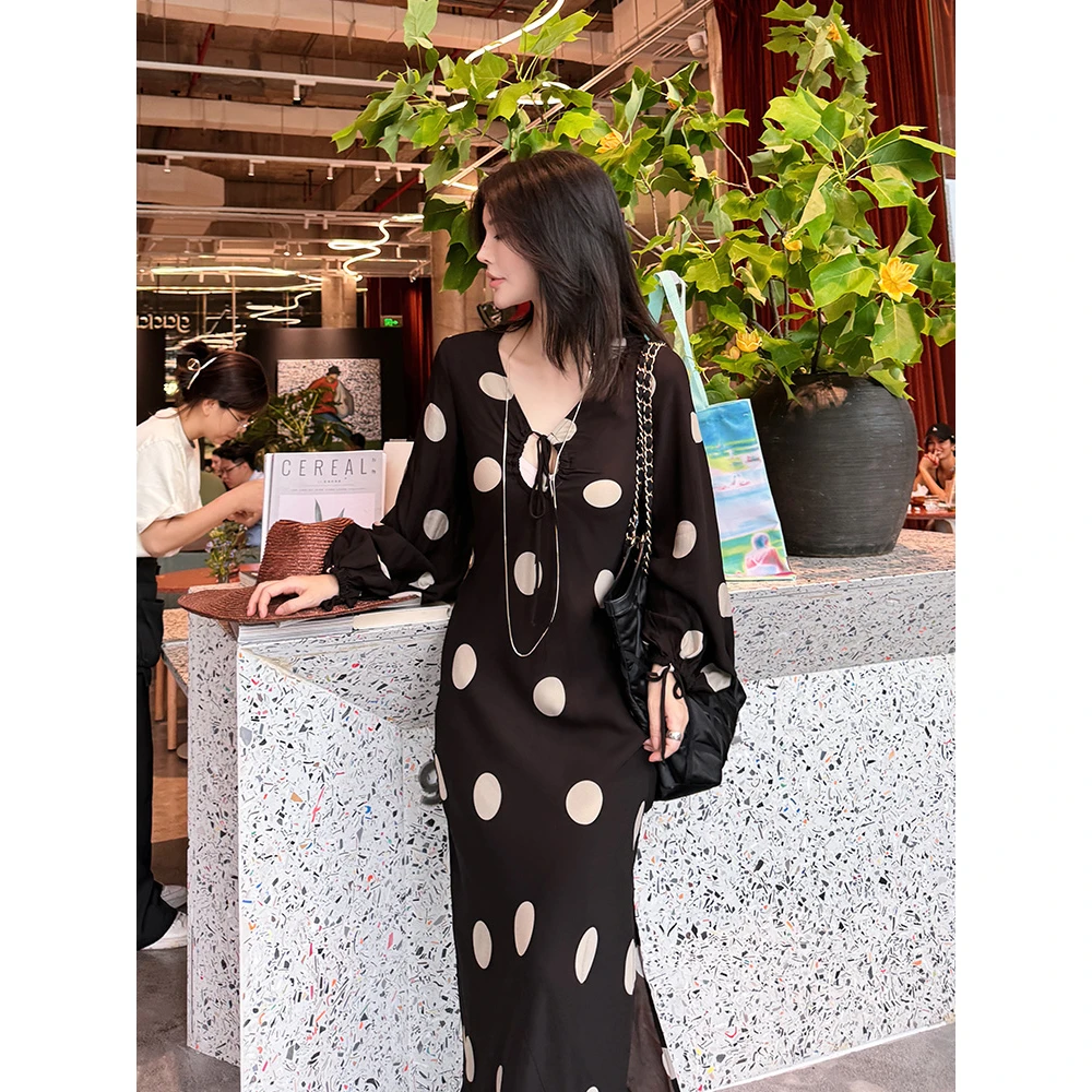 法式复古高级感黑色波点长袖气质遮手臂连衣裙女2024夏季新款长裙